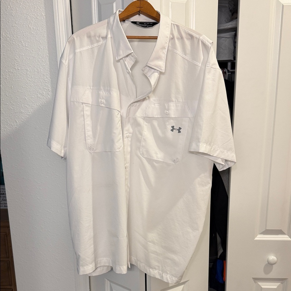 Under Armour Men's Light Gray Casual Button Down Shirt